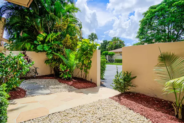 Delray Beach, FL 33484,13586 Sabal Palm CT B