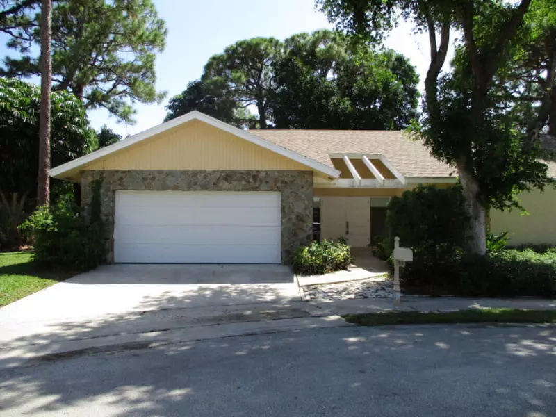 2410 NW 29th RD, Boca Raton, FL 33431