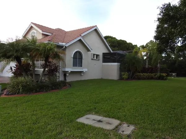 Port Saint Lucie, FL 34986,910 SW Munjack CIR