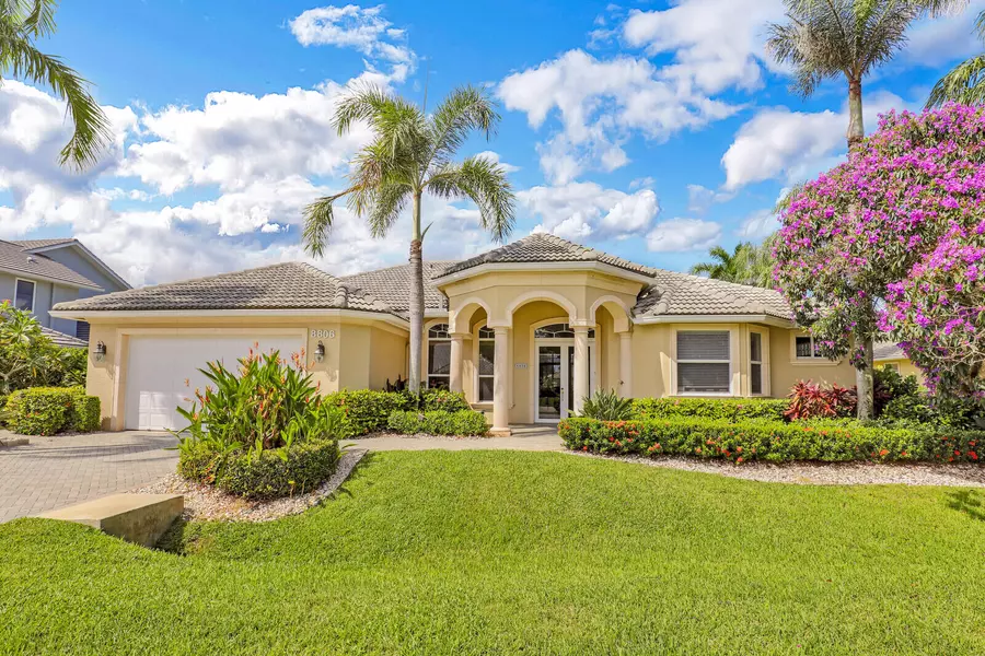 8806 SE Riverfront TER, Tequesta, FL 33469