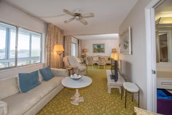 Lake Worth, FL 33461,2721 N Garden DR 301