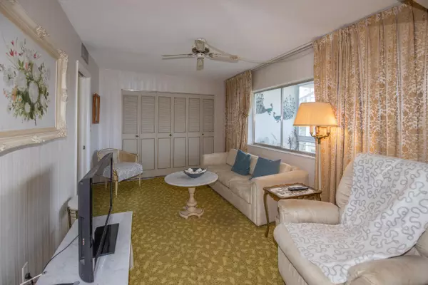 Lake Worth, FL 33461,2721 N Garden DR 301