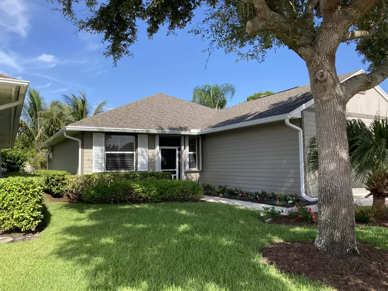 1815 Hawthorne DR, Vero Beach, FL 32962