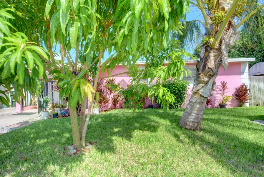 917 SW 11th AVE, Delray Beach, FL 33444