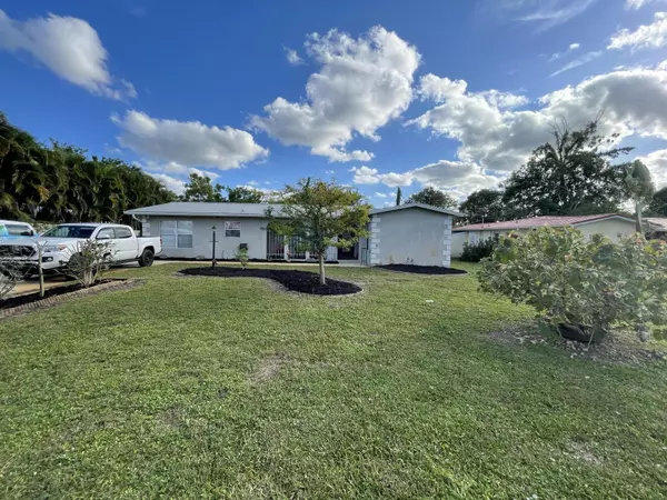 Stuart, FL 34994,219 SW Winnachee DR