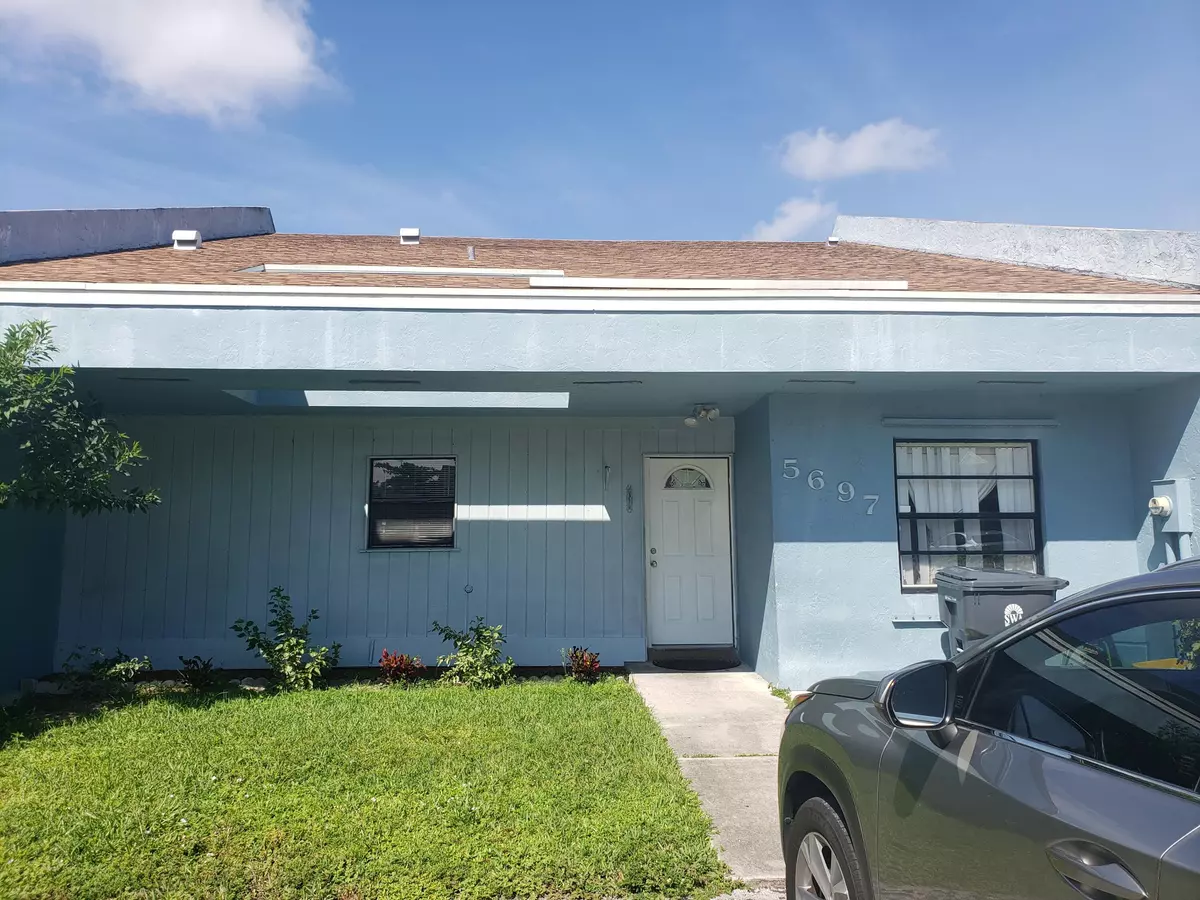 Lake Worth, FL 33463,5697 Waltham WAY