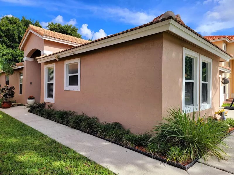 6268 Willoughby CIR, Lake Worth, FL 33463