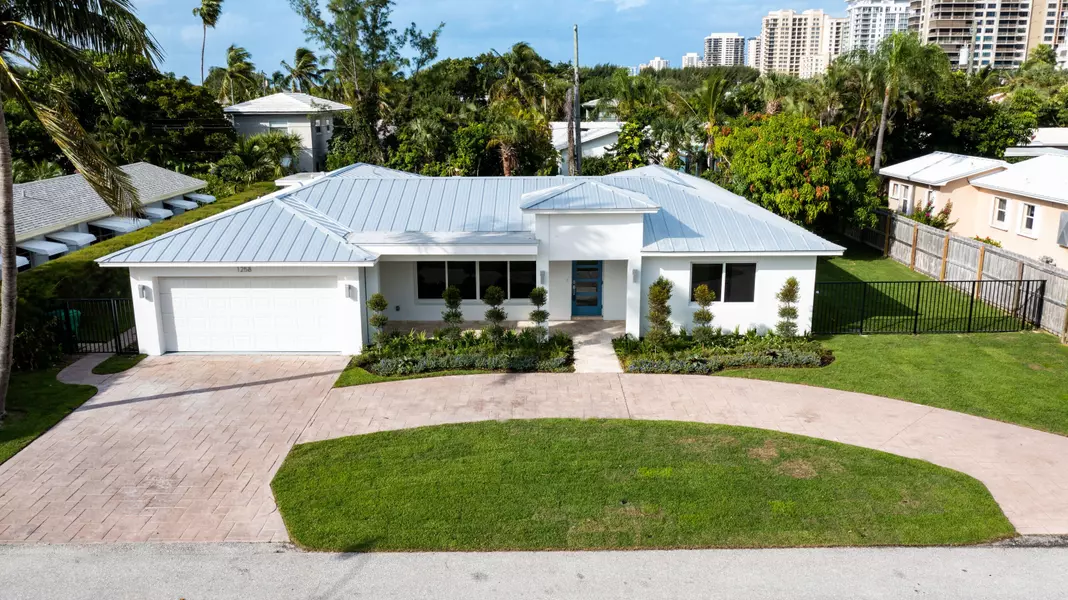 1258 Yacht Harbor DR, Singer Island, FL 33404