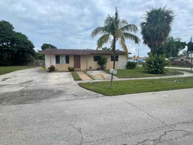 700 W 36th ST, Riviera Beach, FL 33404