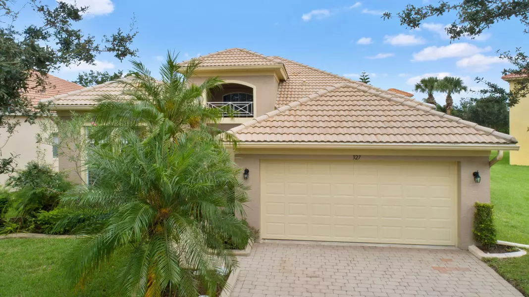 327 NW Stratford LN, Port Saint Lucie, FL 34983