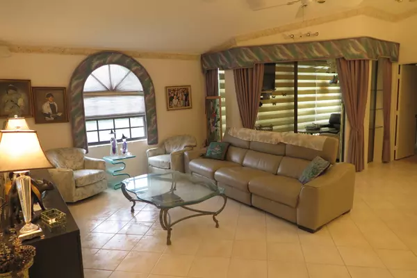 Boynton Beach, FL 33437,5217 Brisata CIR L