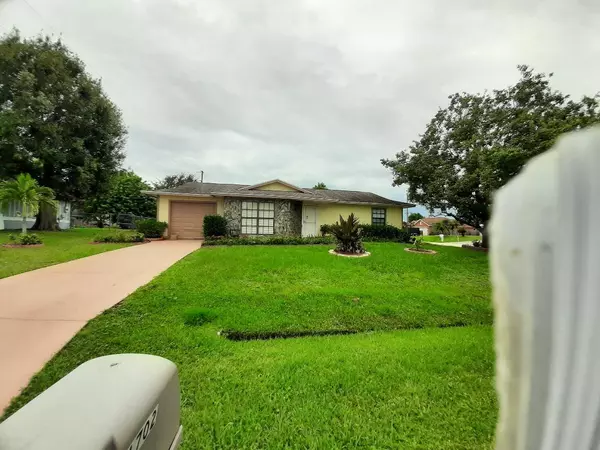 1702 SW Mcallister LN, Port Saint Lucie, FL 34953