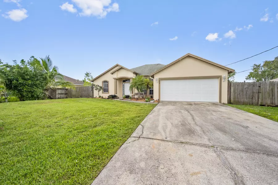 337 SW South Quick CIR, Port Saint Lucie, FL 34953