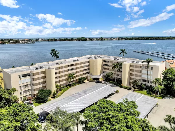 8200 Lakeshore DR 2010, Hypoluxo, FL 33462