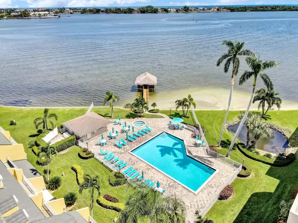 Hypoluxo, FL 33462,8200 Lakeshore DR 2010