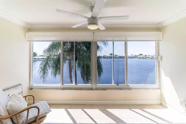 1114 Lake TER 209, Boynton Beach, FL 33426