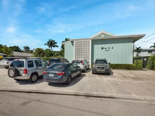 2649 Lake DR 1-8, Singer Island, FL 33404