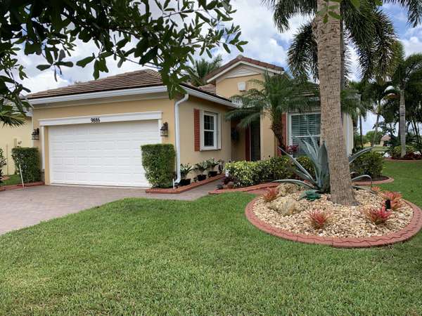 9886 SW Eastbrook CIR, Port Saint Lucie, FL 34987