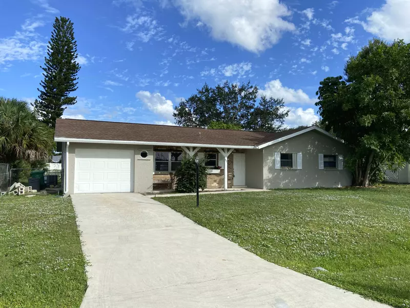 607 SE Forgal ST, Port Saint Lucie, FL 34983