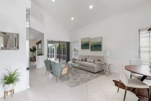 West Palm Beach, FL 33412,8296 Heritage Club DR