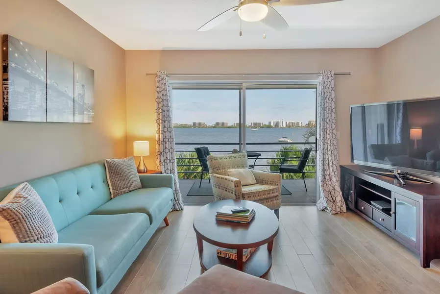 1426 S Lakeside 40 DR 40, Lake Worth Beach, FL 33460