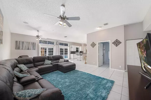 Lake Worth, FL 33463,6142 Sand Hills CIR