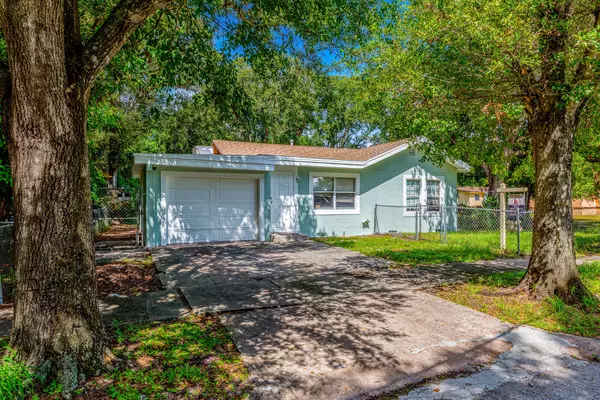 Fort Pierce, FL 34950,621 S 11th ST