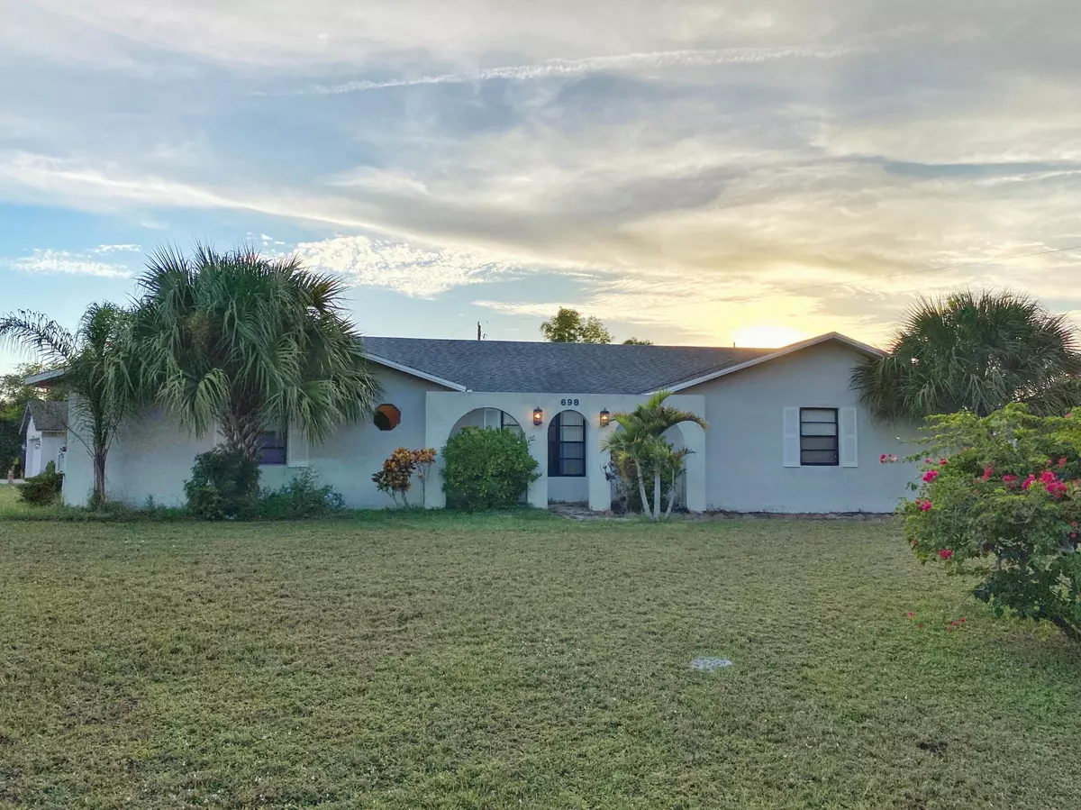 Port Saint Lucie, FL 34984,698 SE Delancey LN