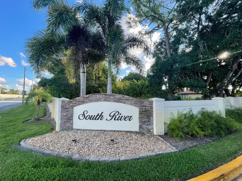 511 SW South River DR 202, Stuart, FL 34997