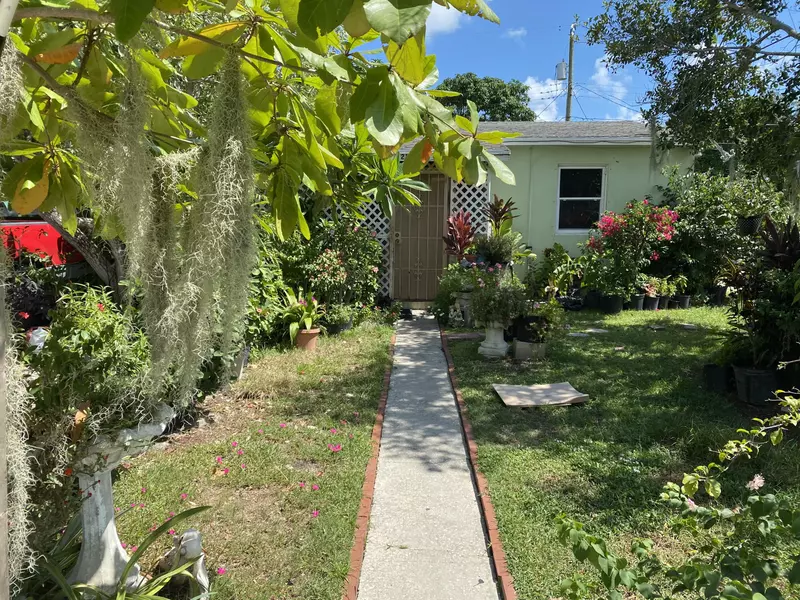 1218 S D ST, Lake Worth Beach, FL 33460