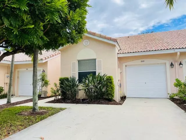 223 E Coral Trace CIR, Delray Beach, FL 33445