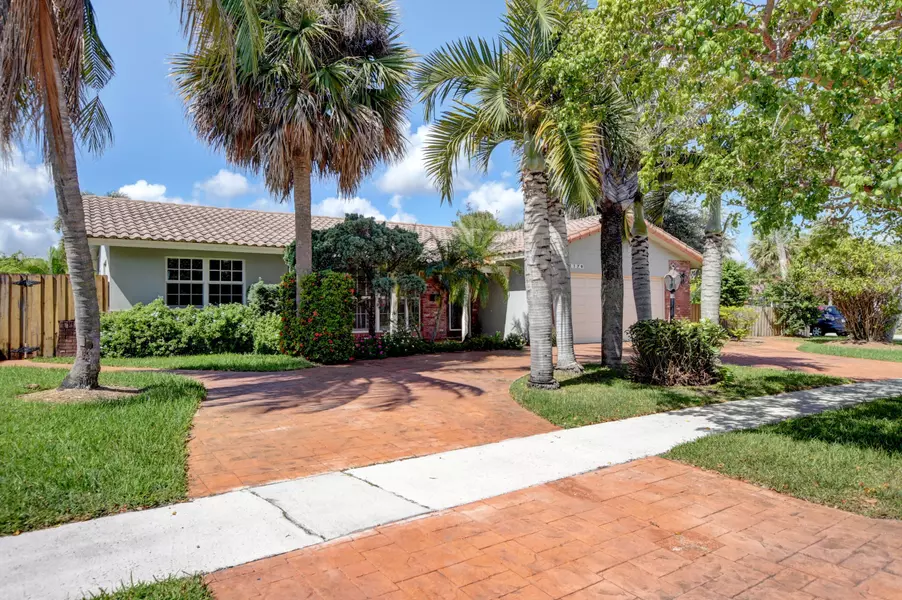 1370 SW 11th ST, Boca Raton, FL 33486