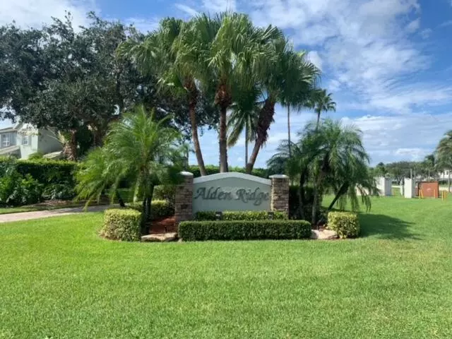 Boynton Beach, FL 33437,9847 Goldenrod DR