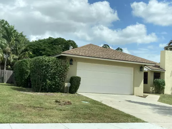 Wellington, FL 33414,1202 Essex DR