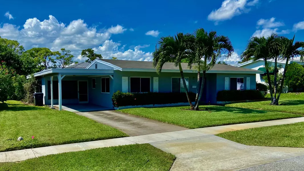 1615 Crest DR, Lake Worth, FL 33461