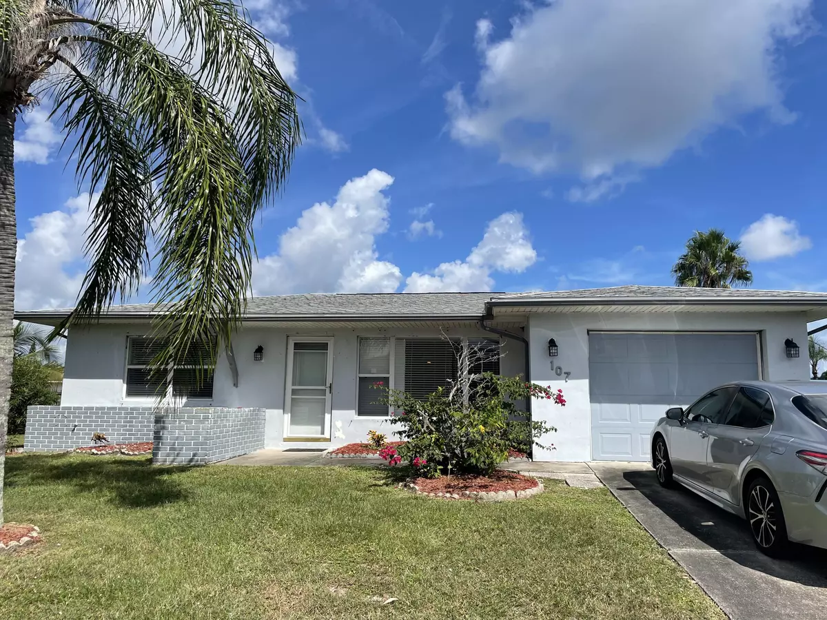 Port Saint Lucie, FL 34983,107 SE Selva CT