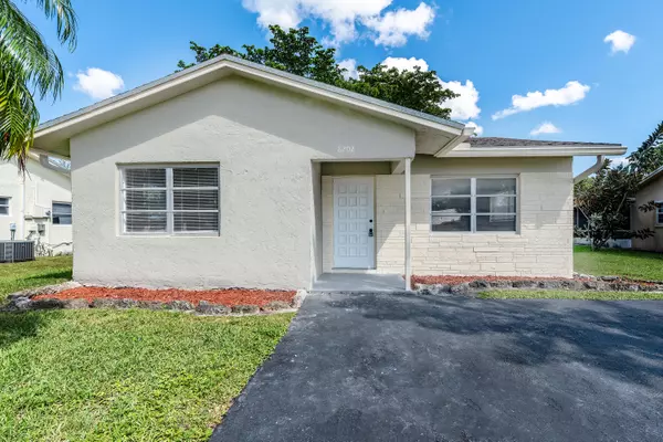 8202 NW 101st AVE, Tamarac, FL 33321