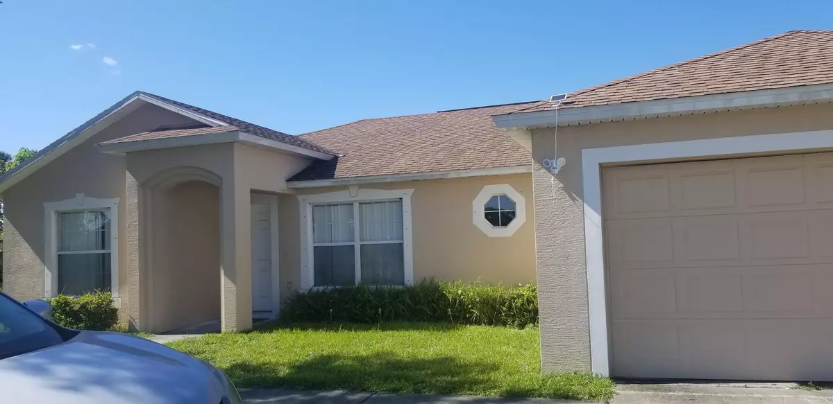 Port Saint Lucie, FL 34984,367 SW SW Thornhill DR