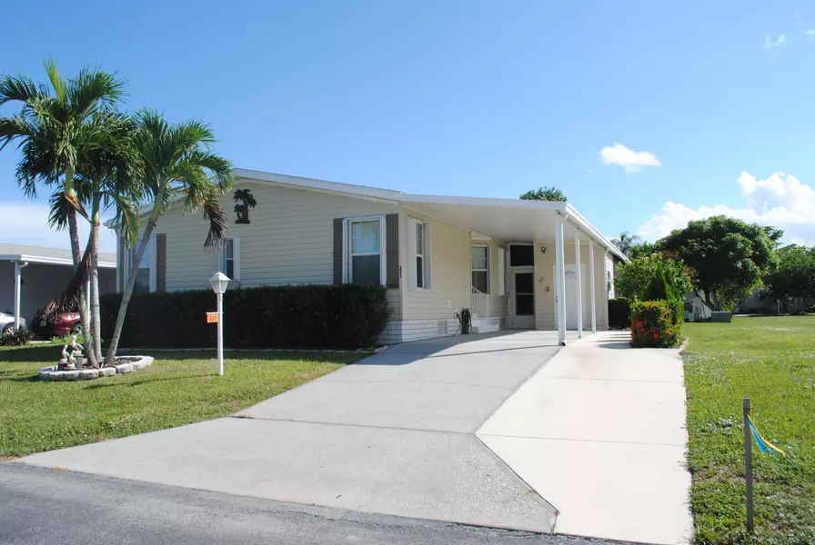 223 Sandy Bottom PL 14, Fort Pierce, FL 34982