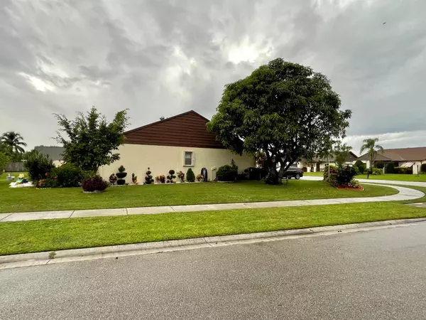 Lake Worth, FL 33467,8504 Lake Point CT