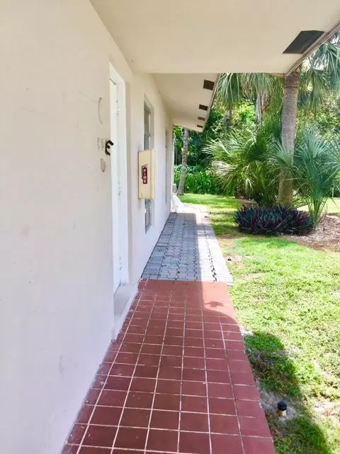 Boca Raton, FL 33432,434 SW 9th ST