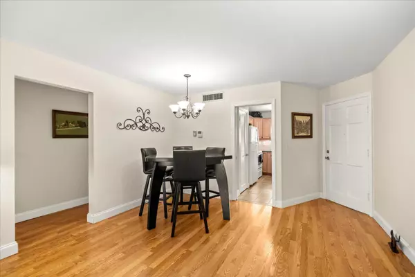 Tequesta, FL 33469,6 Garden ST 104p