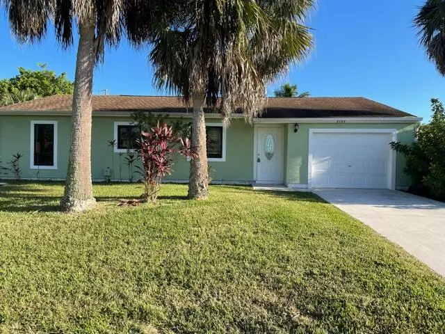 2722 SE Garfield AVE, Port Saint Lucie, FL 34952