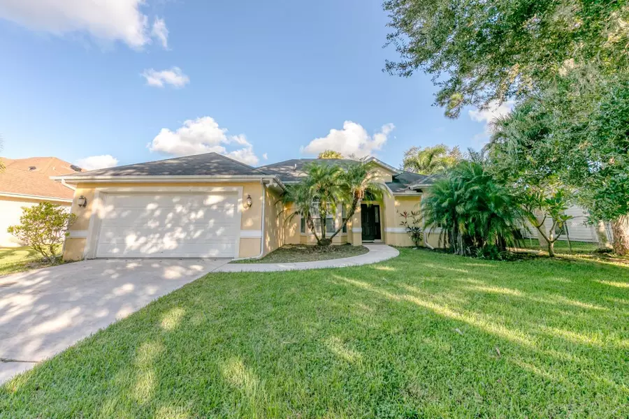 2309 SW Wynnewood ST, Port Saint Lucie, FL 34953