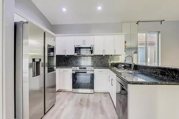 Tamarac, FL 33321,7852 NW 77 AVE