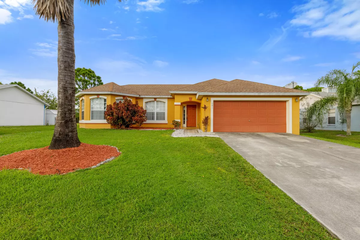 Port Saint Lucie, FL 34983,685 SE Ron Rico TER