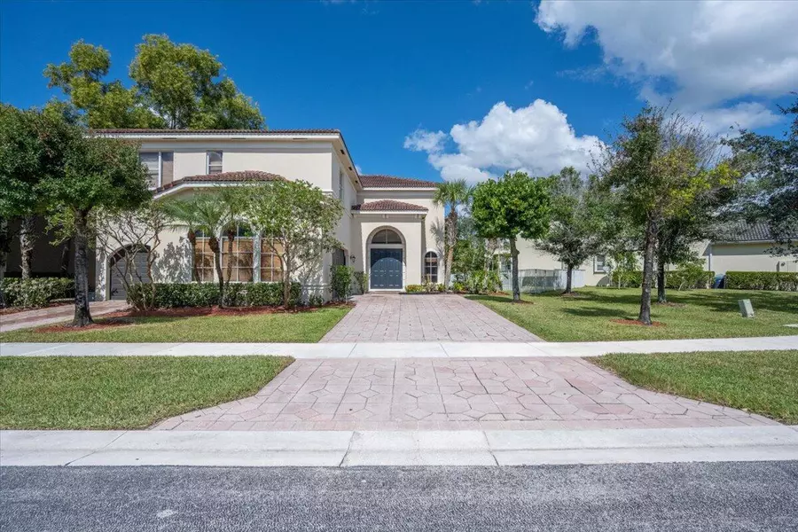 1354 Beacon Circle, Wellington, FL 33414