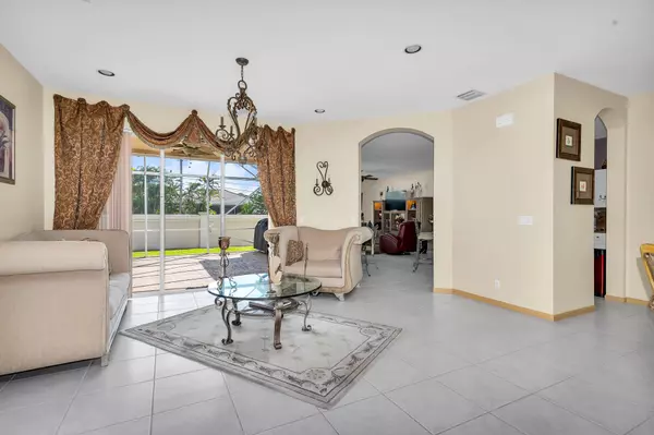 Lake Worth, FL 33467,3748 Cypress Lake DR