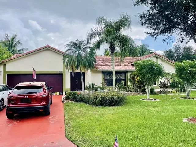 4552 NW 50th ST, Coconut Creek, FL 33073