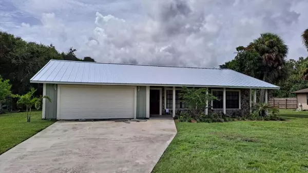 1209 White Oak LN, Fort Pierce, FL 34982